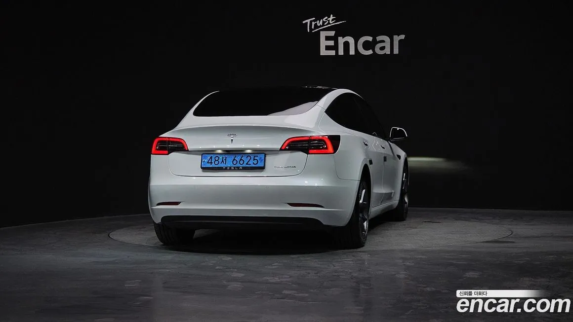 Tesla Model 3 — фото 4