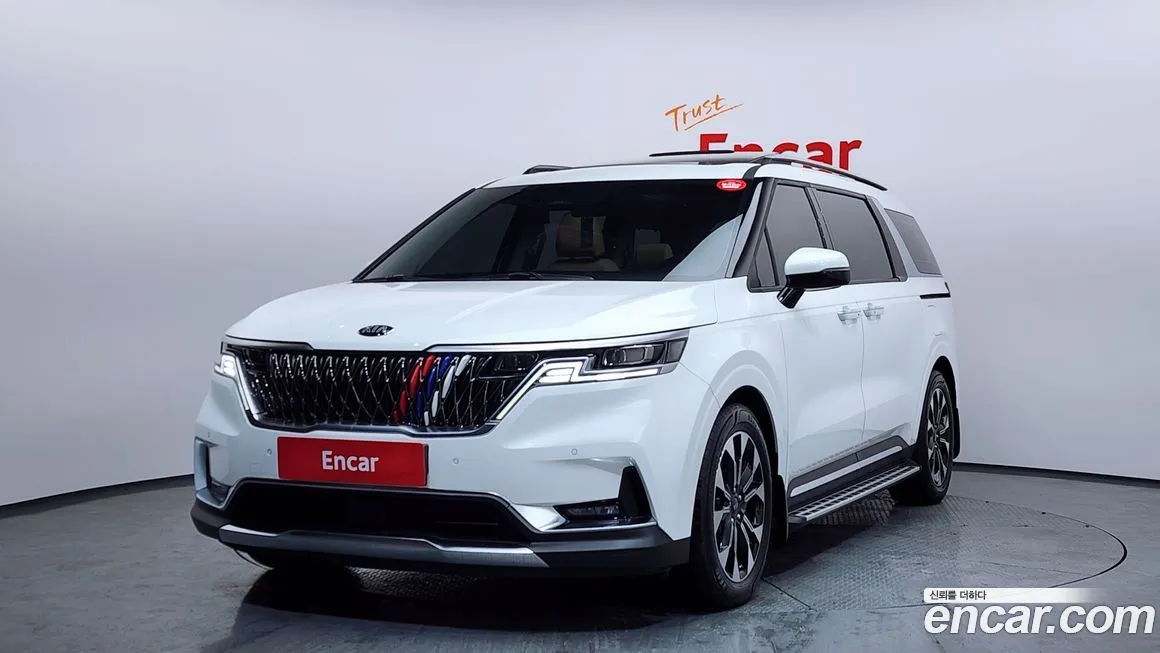 Kia Carnival — фото 1