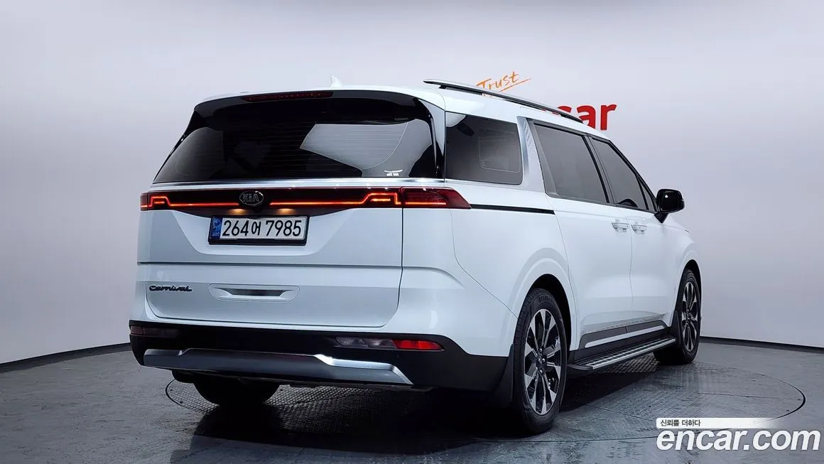 Kia Carnival — фото 2