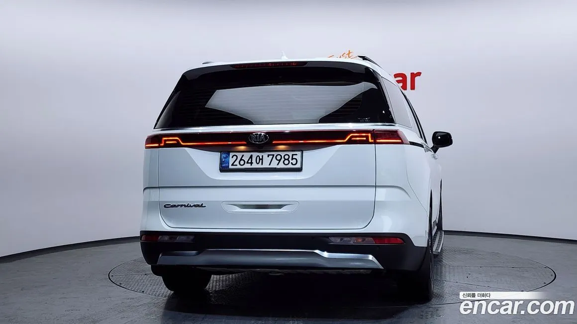 Kia Carnival — фото 4