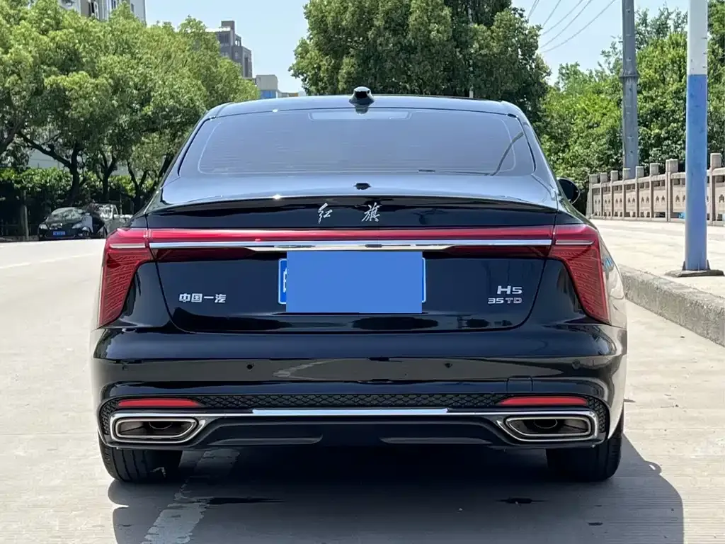 Hongqi H5 — фото 6