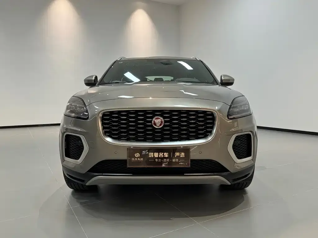 Jaguar E-PACE — фото 2