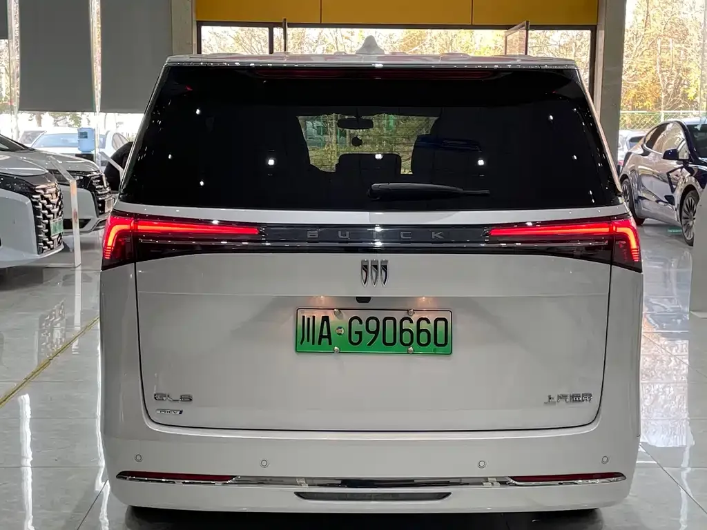 Buick GL8 Hybrid — фото 4