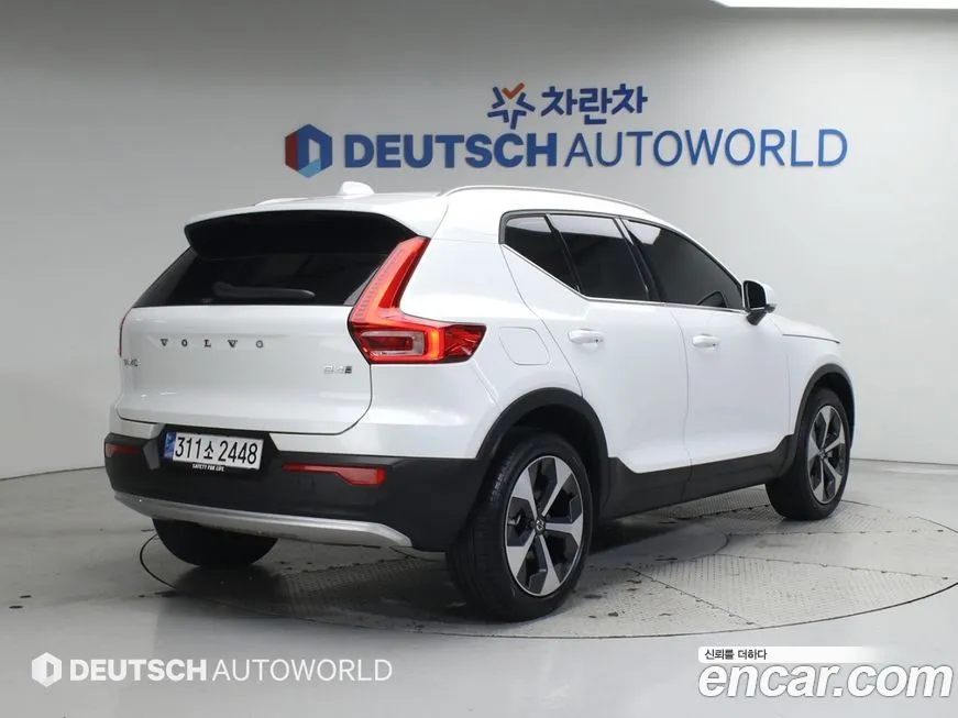 Volvo XC40 — фото 2