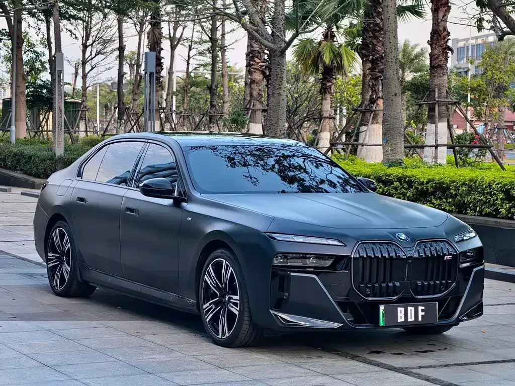 BMW i7 — фото 3