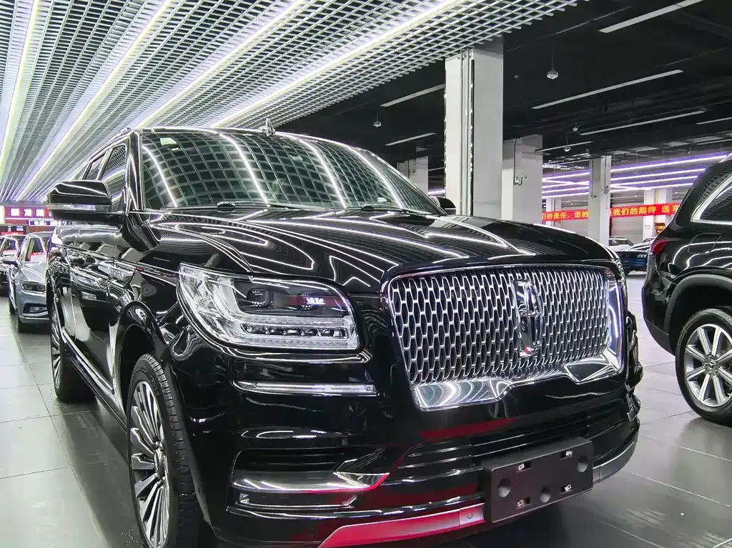 Lincoln Navigator — фото 1