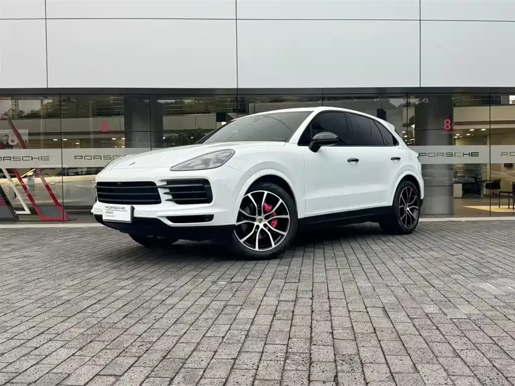 Porsche Cayenne — фото 1