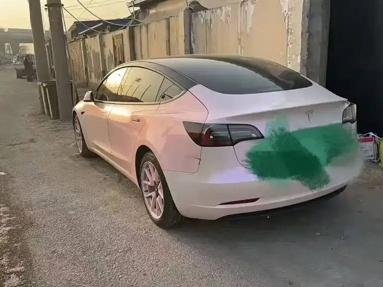 Tesla Model 3 — фото 3