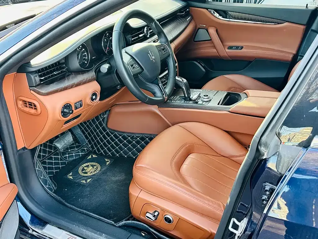 Maserati Quattroporte — фото 5