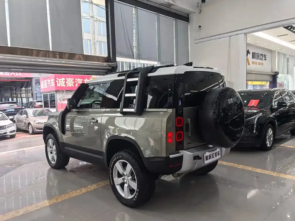 Land Rover Defender — фото 4