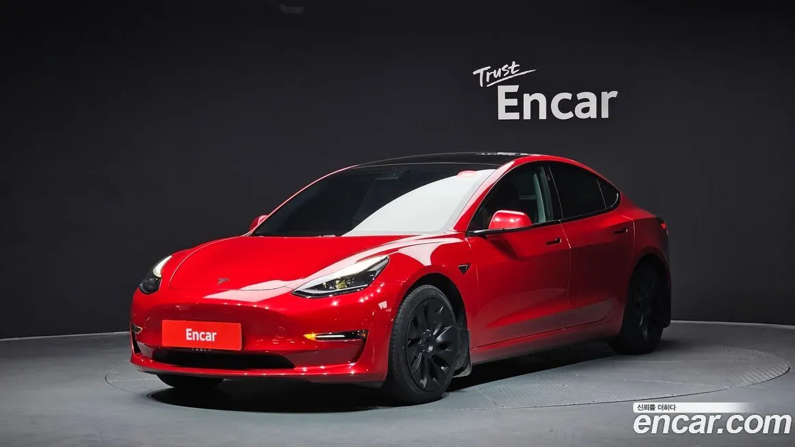 Tesla Model 3 — фото 1