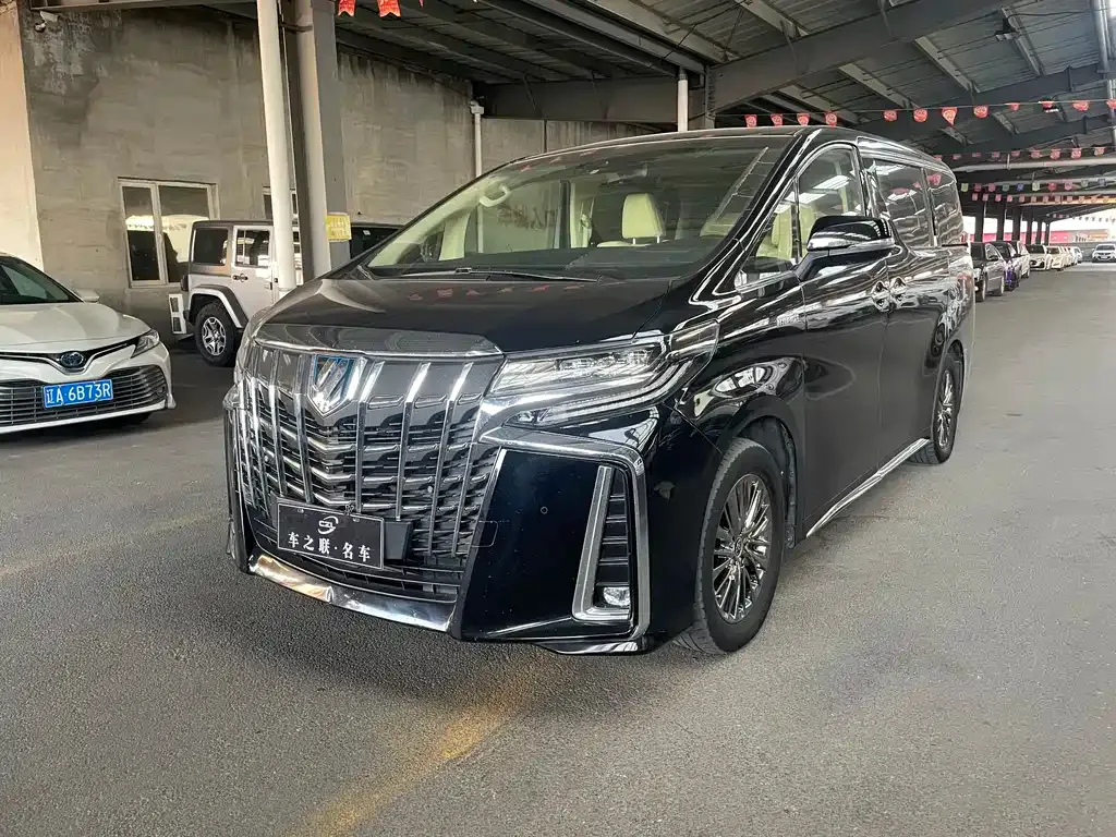 Toyota Alphard — фото 3