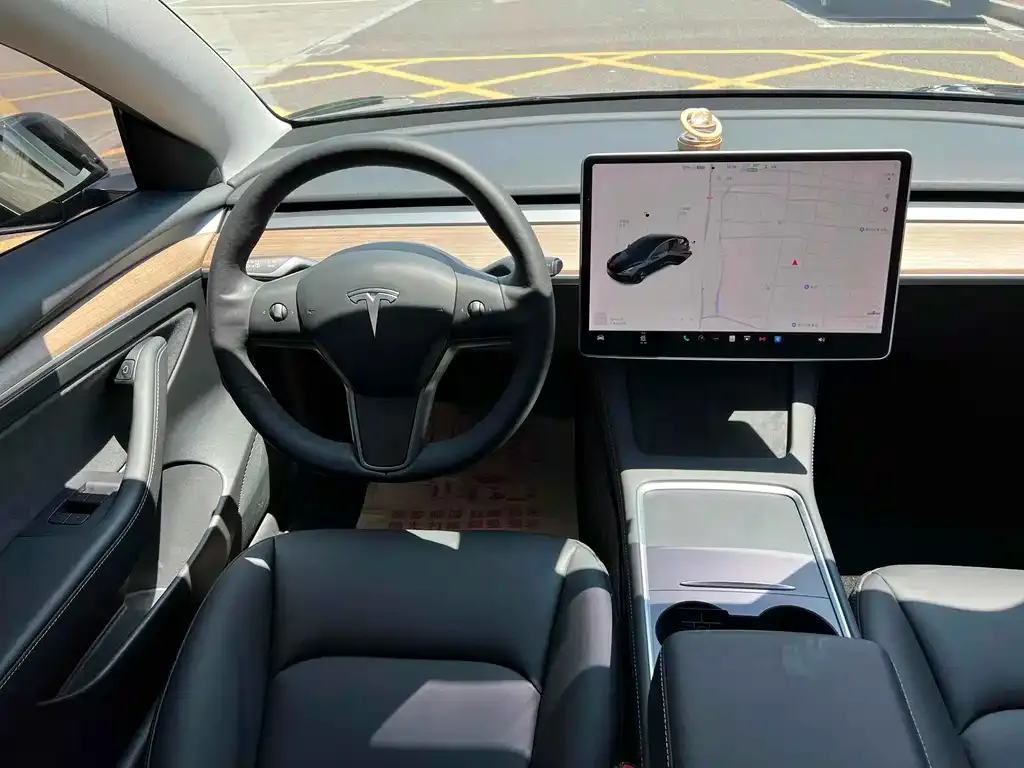 Tesla Model 3 — фото 4