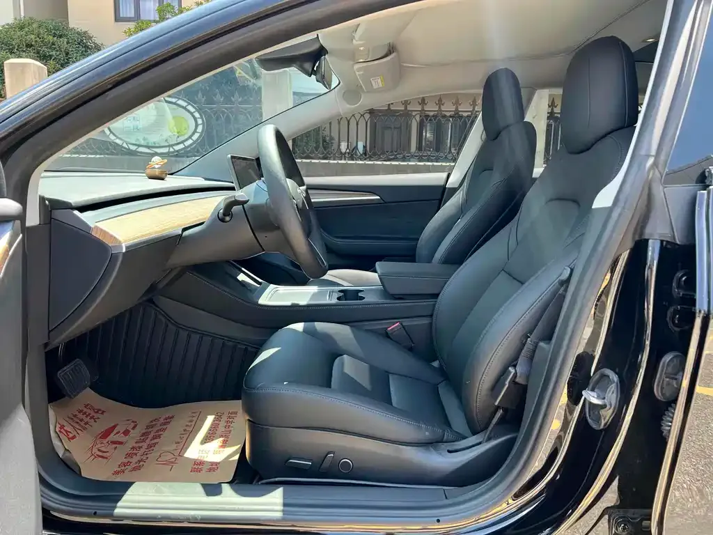 Tesla Model 3 — фото 8
