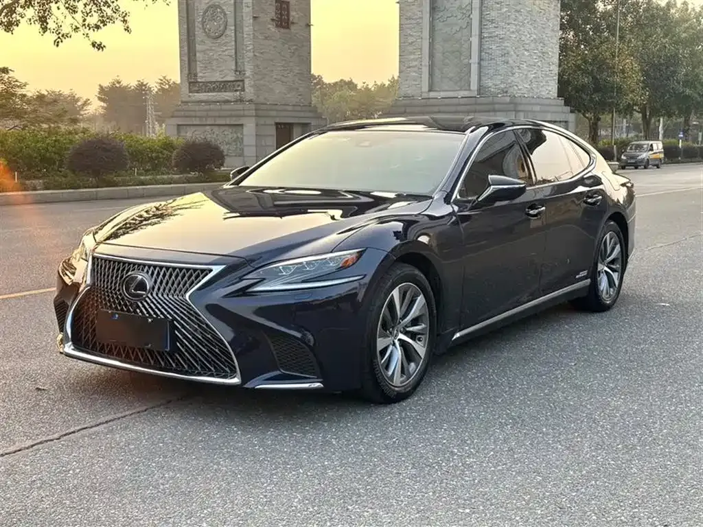 Lexus LS — фото 2