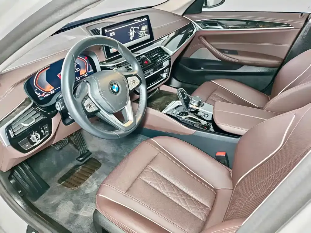 BMW 5 Series — фото 10