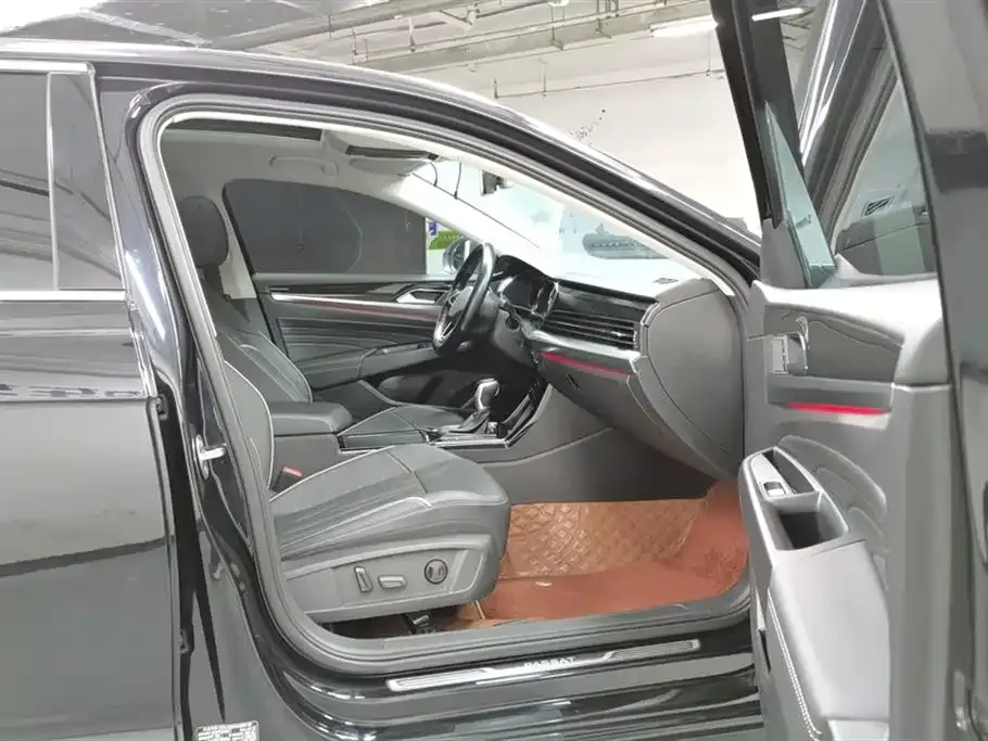 Volkswagen Passat — фото 8