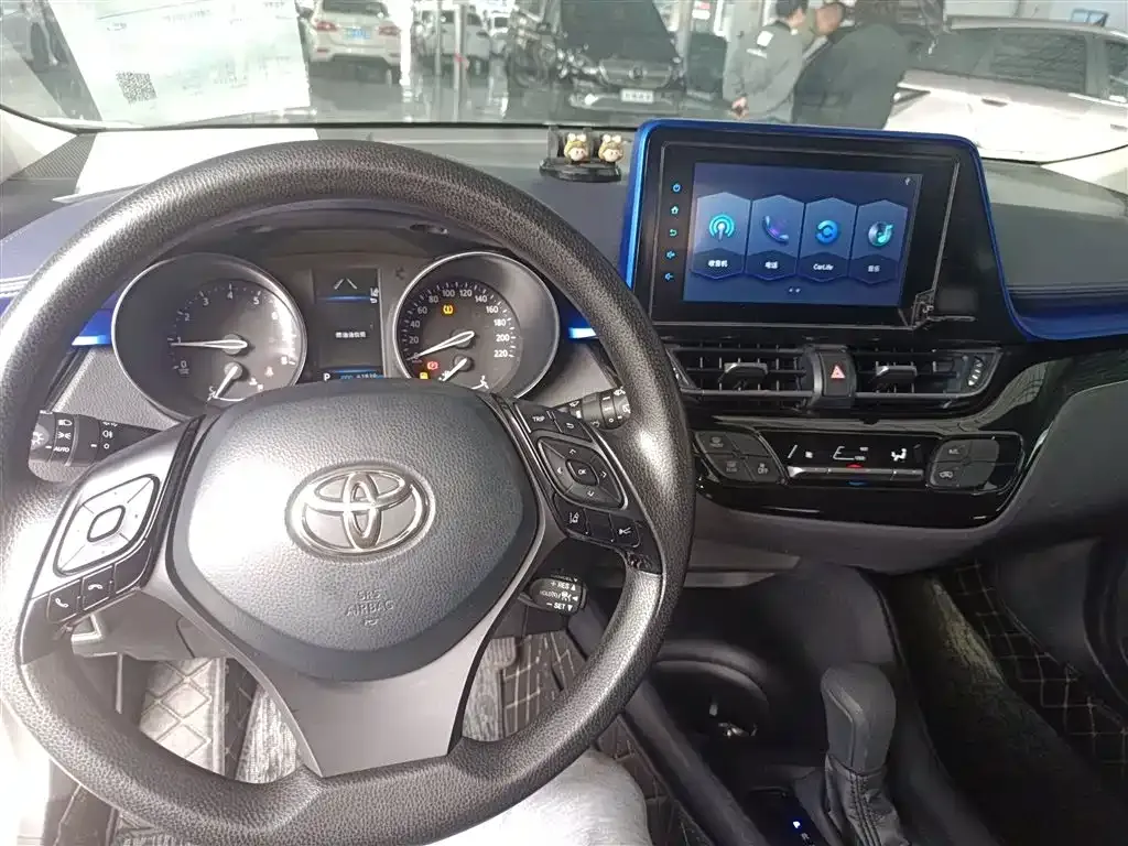 Toyota C-HR — фото 10
