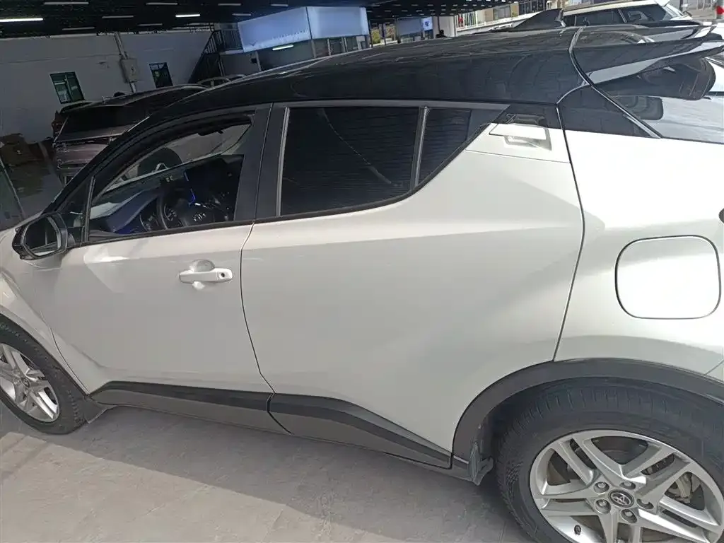 Toyota C-HR — фото 5