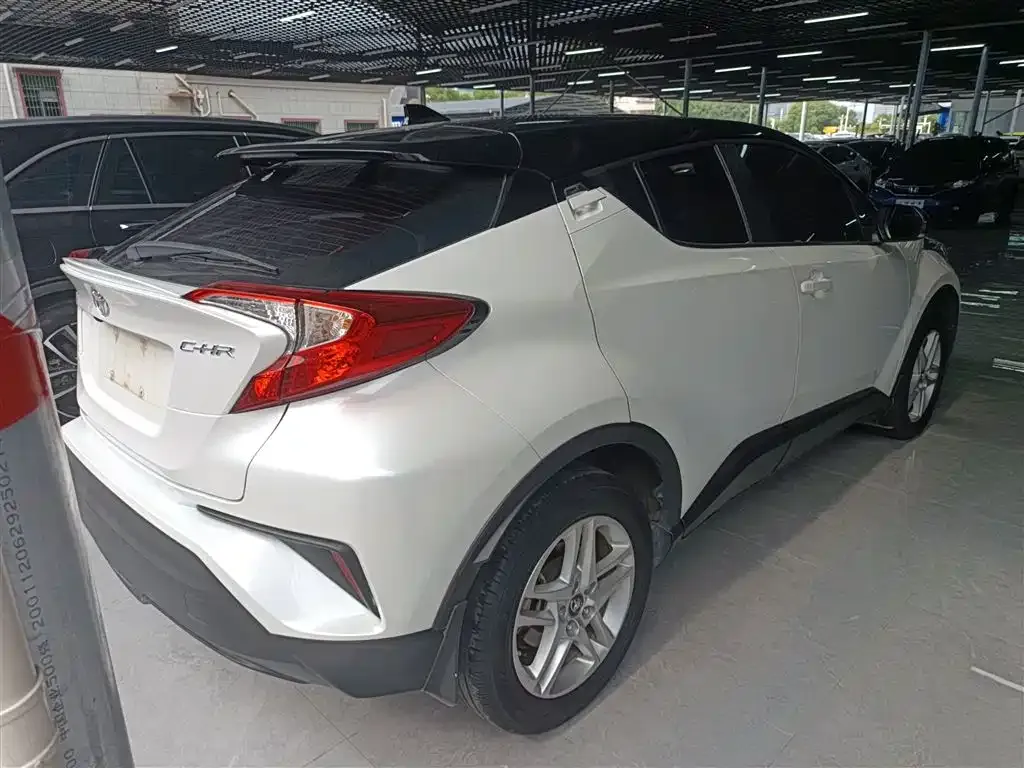Toyota C-HR — фото 7