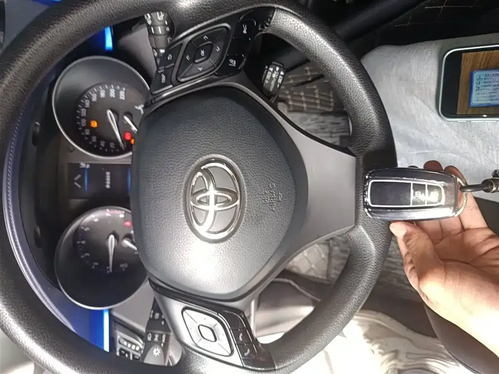 Toyota C-HR — фото 9