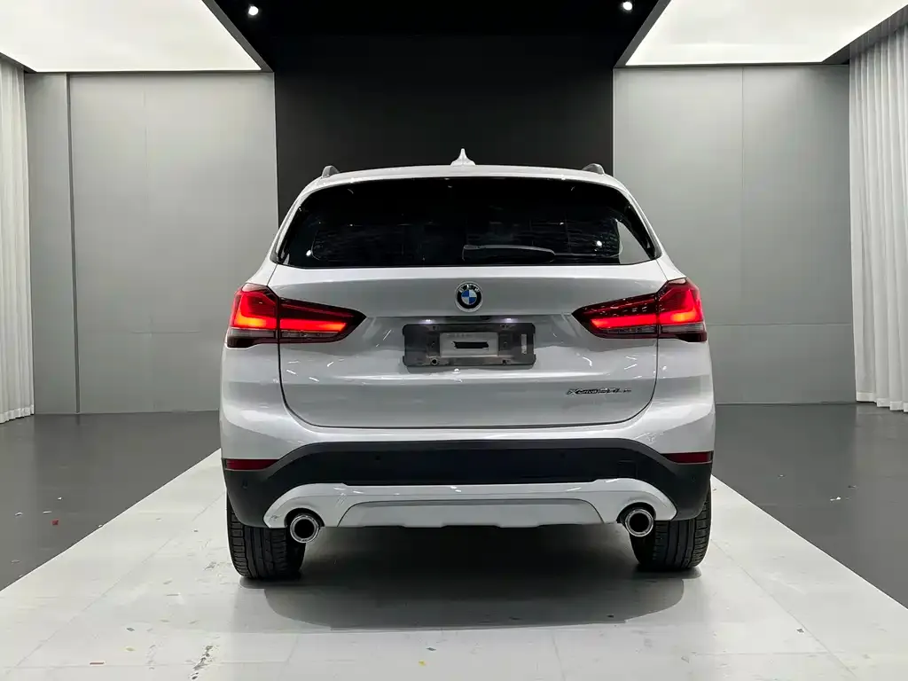 BMW X1 — фото 5