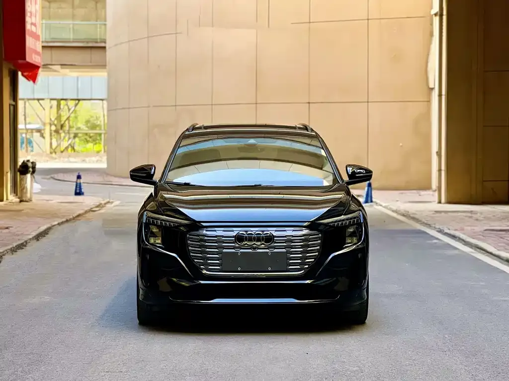 Audi Q5 e-tron — фото 2