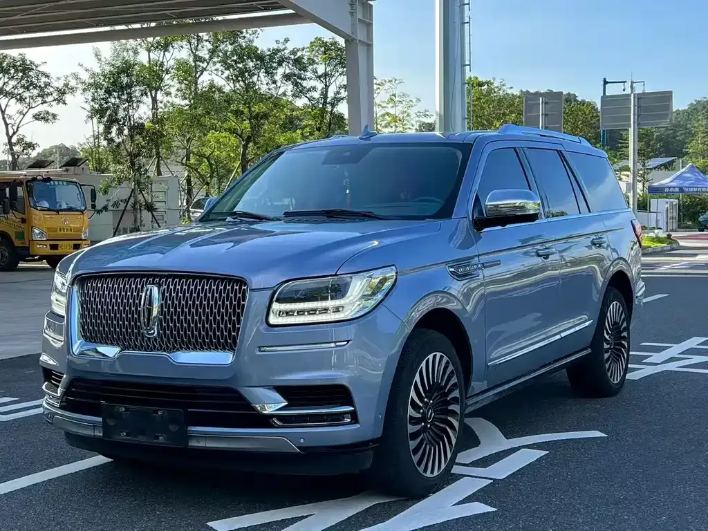 Lincoln Navigator — фото 1