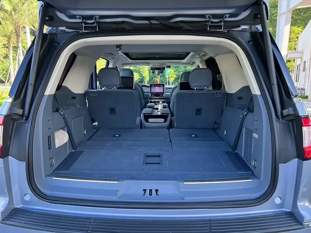 Lincoln Navigator — фото 9