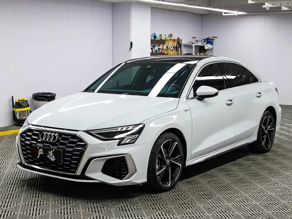 Audi A3 — фото 1