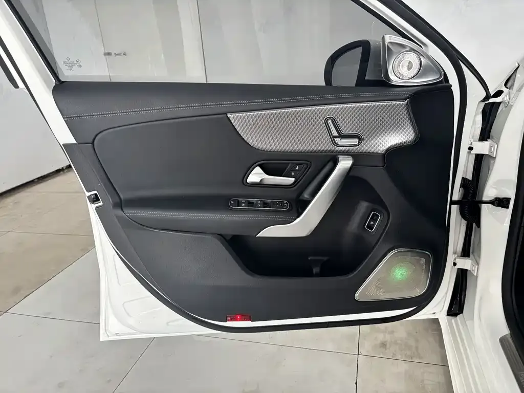 Mercedes-Benz A-Class — фото 10