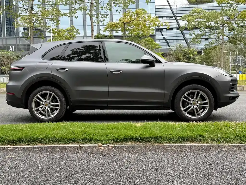 Porsche Cayenne — фото 5