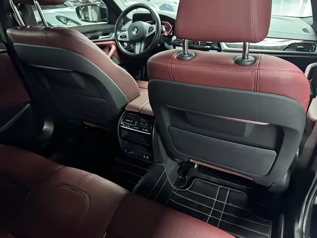 BMW 5 Series — фото 10