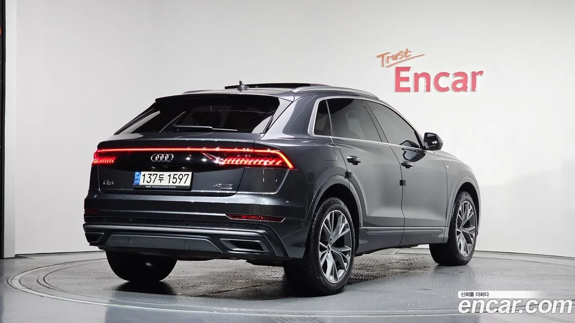 Audi Q8 — фото 2