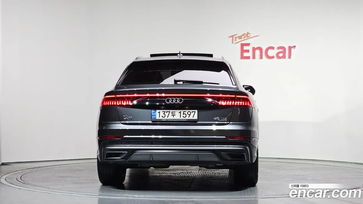 Audi Q8 — фото 4