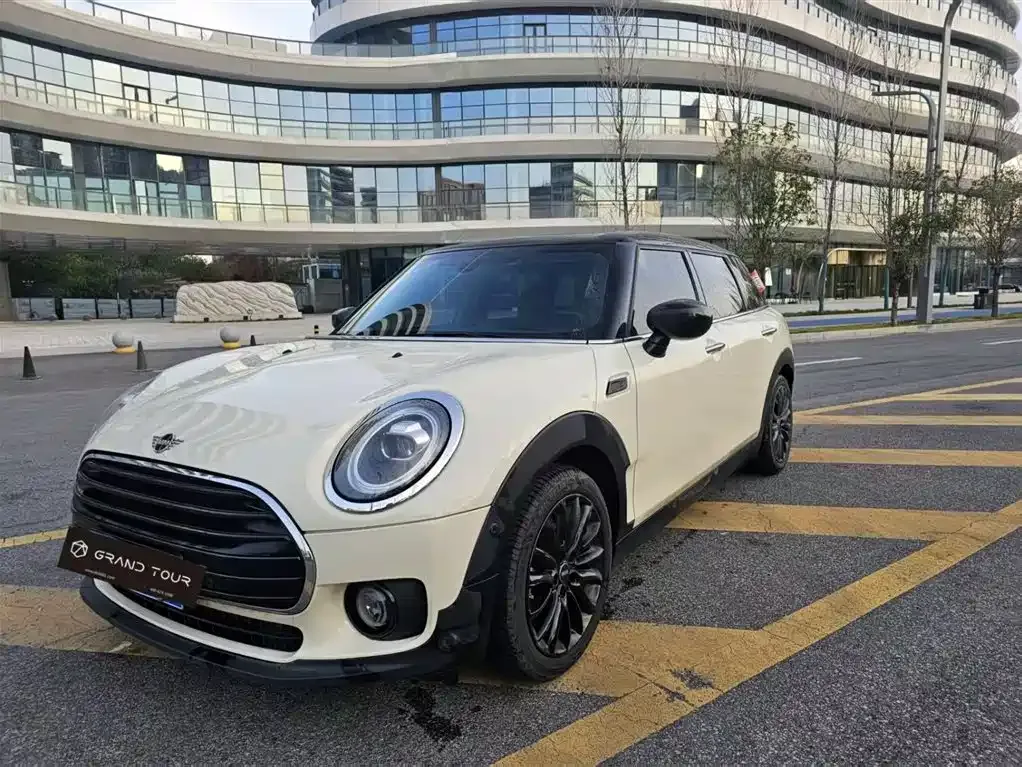 MINI Clubman — фото 1