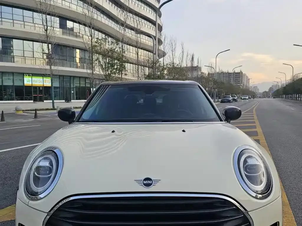 MINI Clubman — фото 2