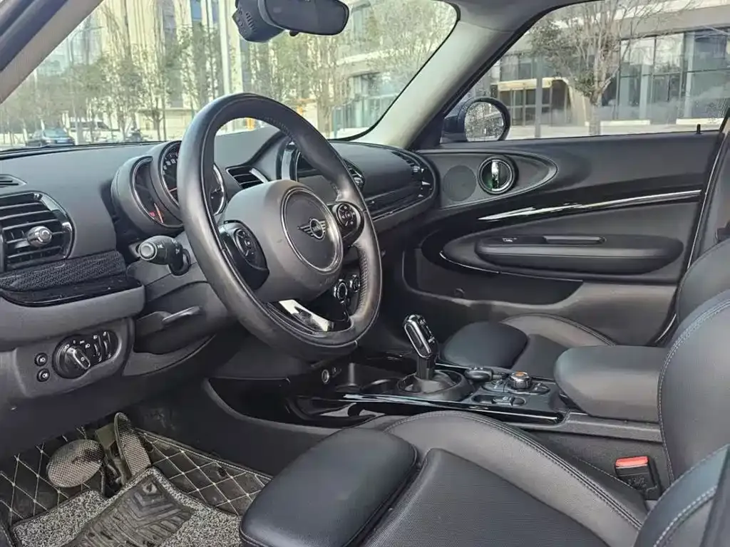 MINI Clubman — фото 3
