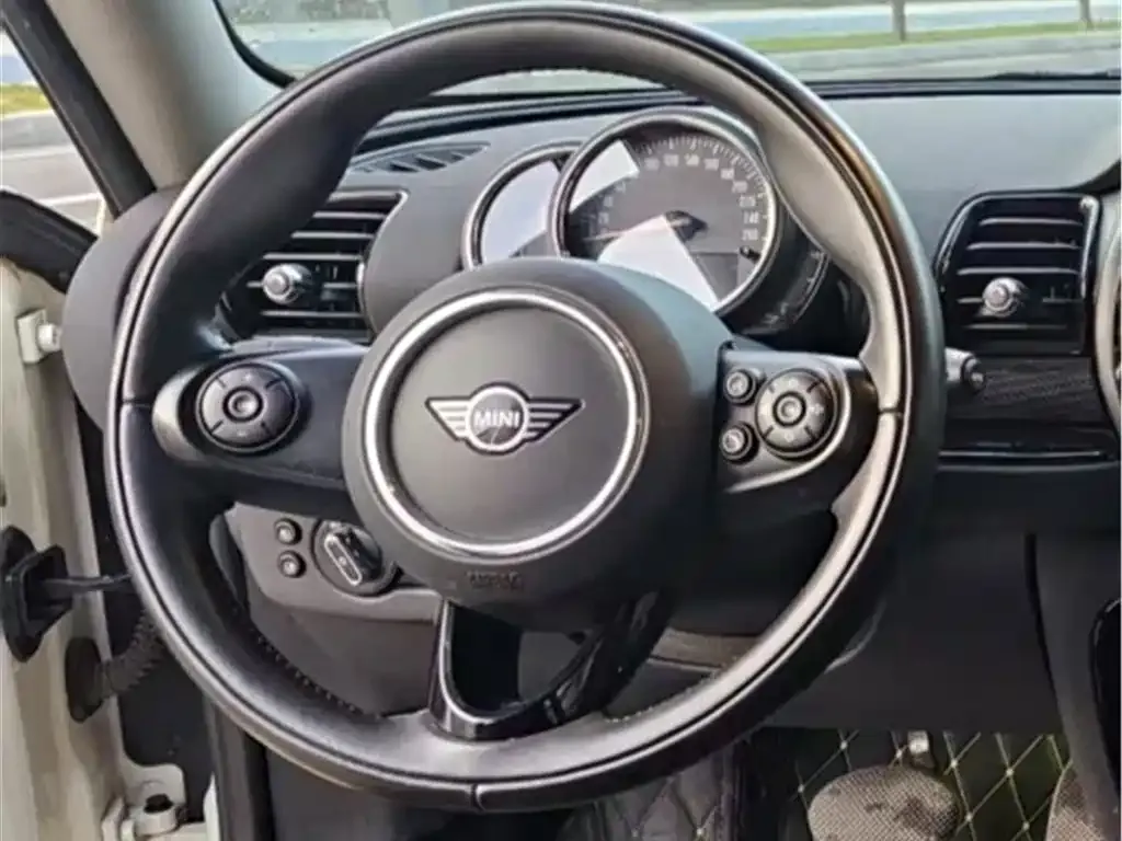 MINI Clubman — фото 6