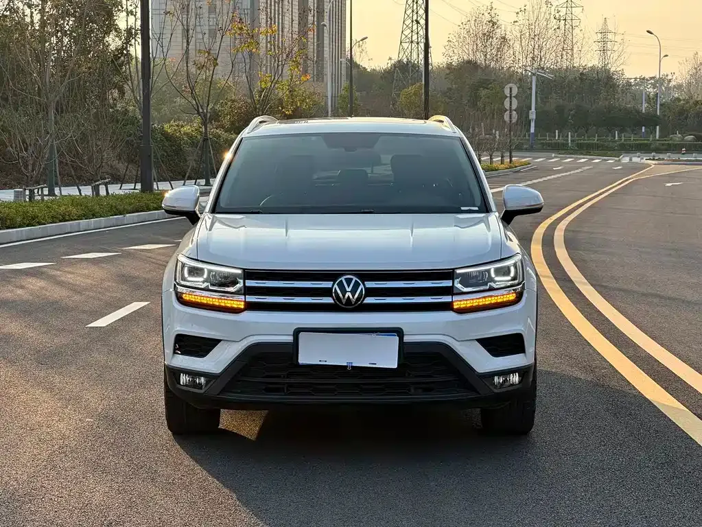 Volkswagen Tharu — фото 2