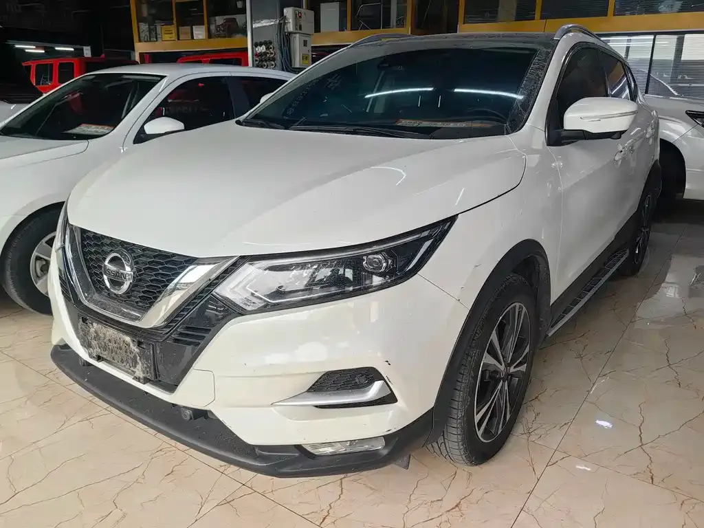 Nissan Qashqai — фото 1