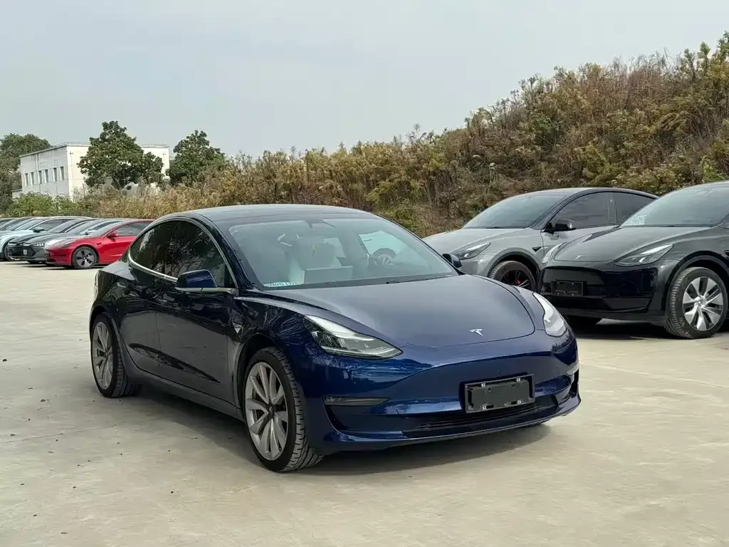Tesla Model 3 — фото 2