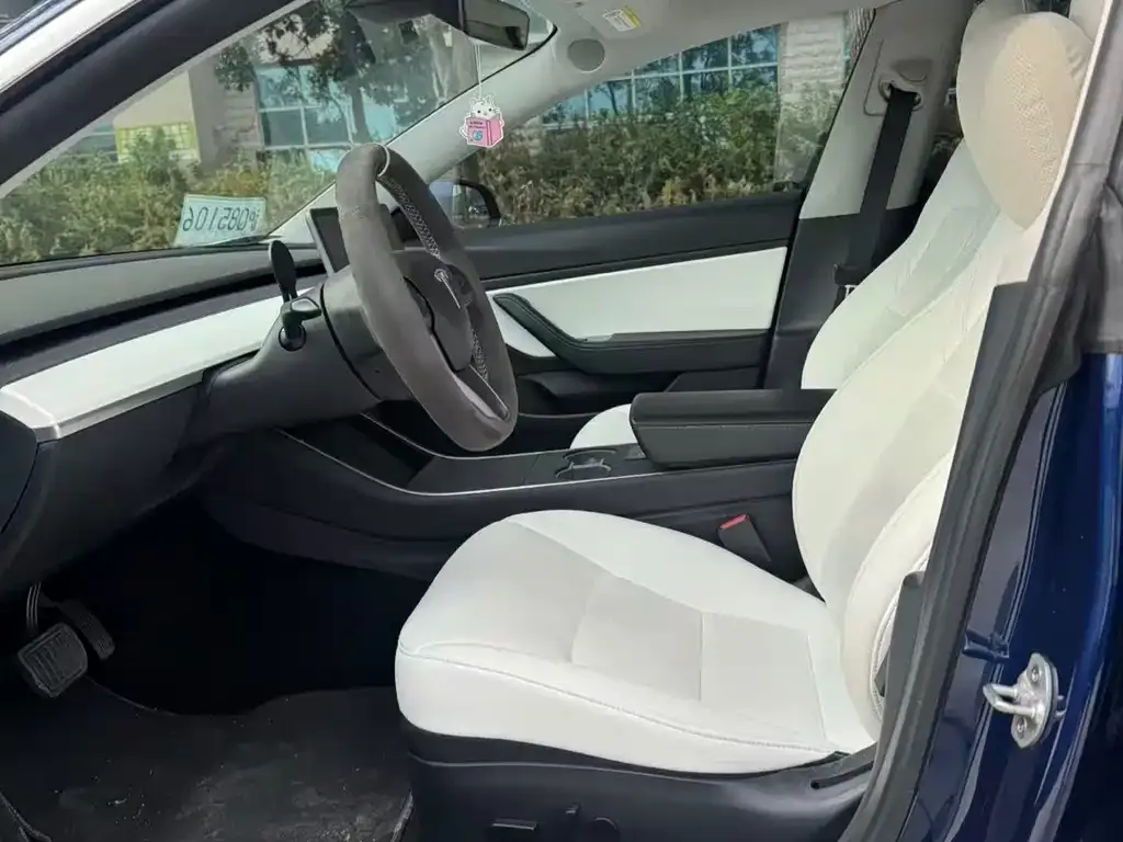 Tesla Model 3 — фото 4