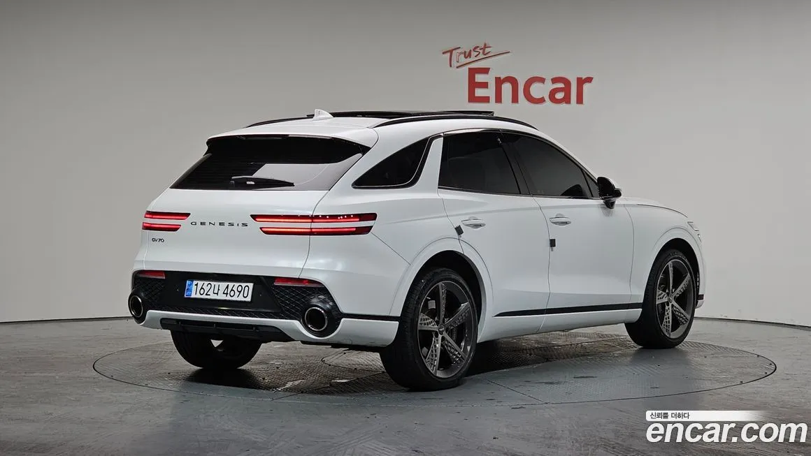Genesis GV70 — фото 2