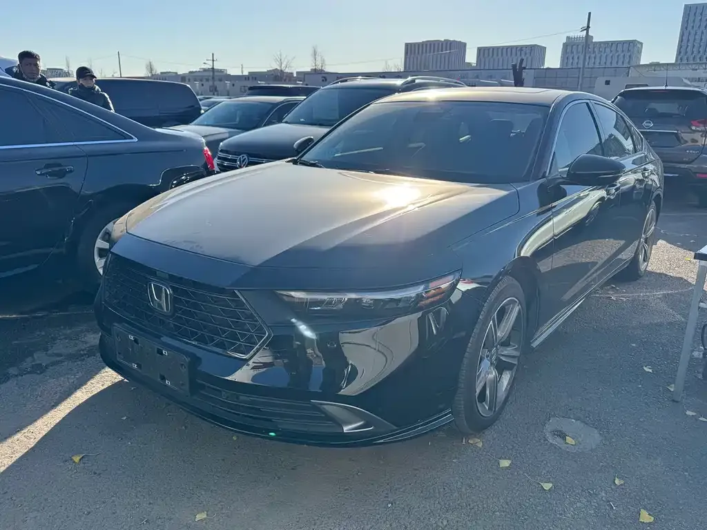 Honda Accord — фото 1