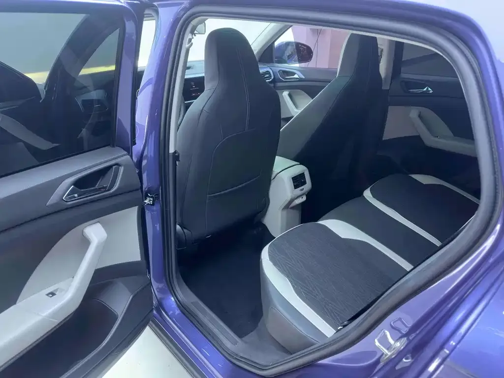 Volkswagen T-Cross — фото 10