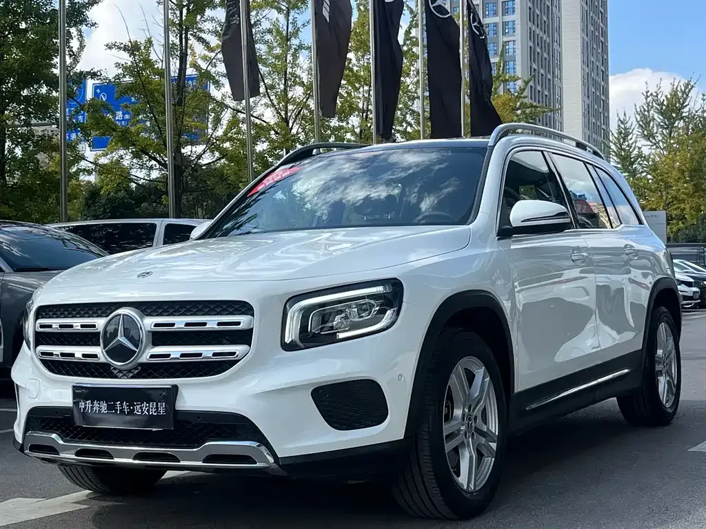 Mercedes-Benz GLB — фото 2