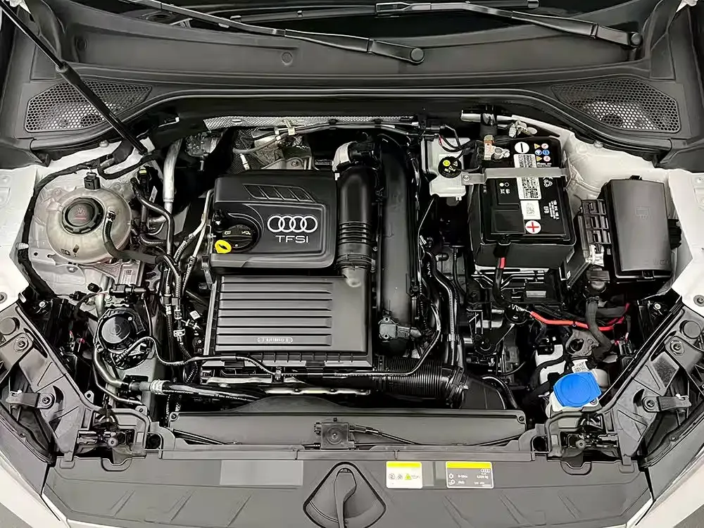 Audi Q2L — фото 10