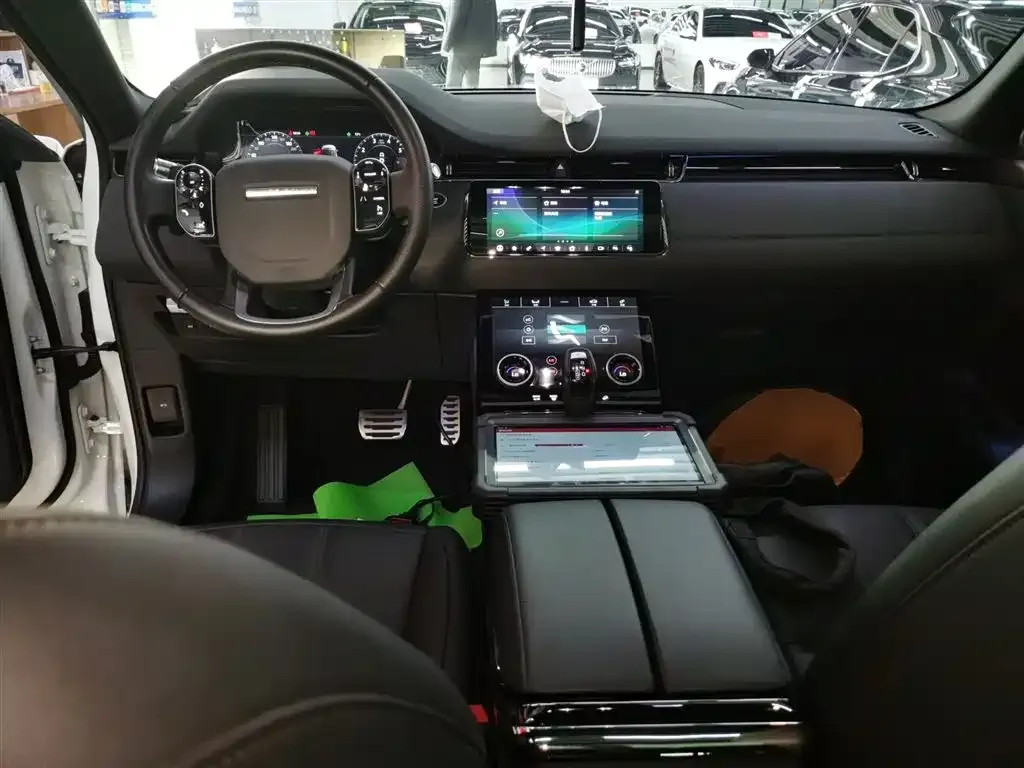Land Rover Evoque — фото 10