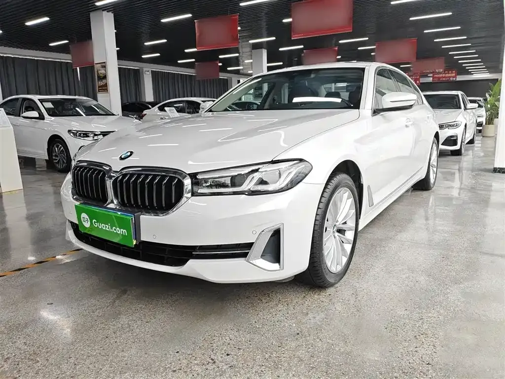 BMW 5 Series — фото 1
